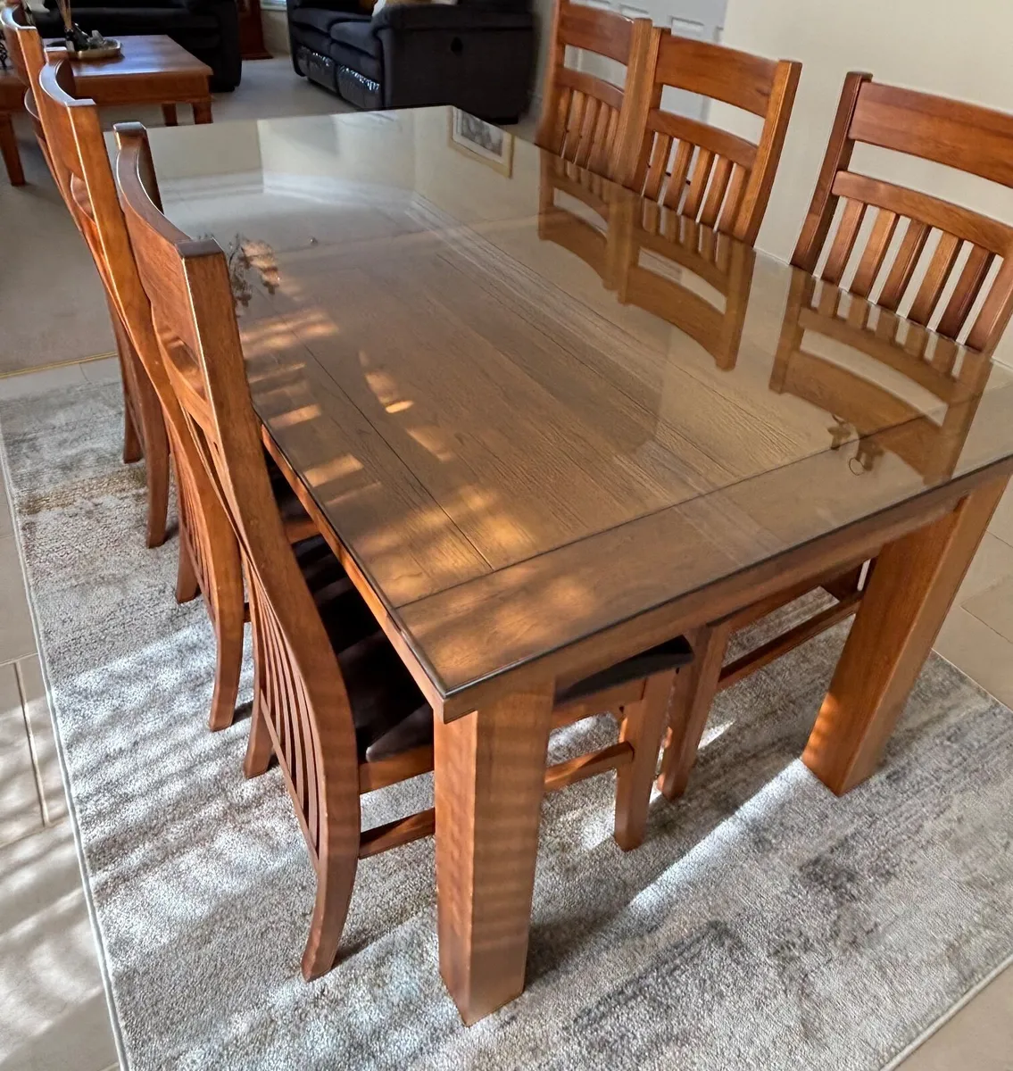 Dining Table and 6 Chair - Image 1