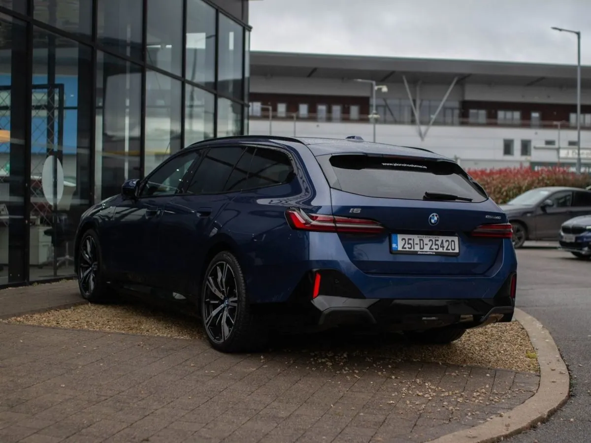 BMW i5 Edrive40 Touring M Sport Pro - Image 2
