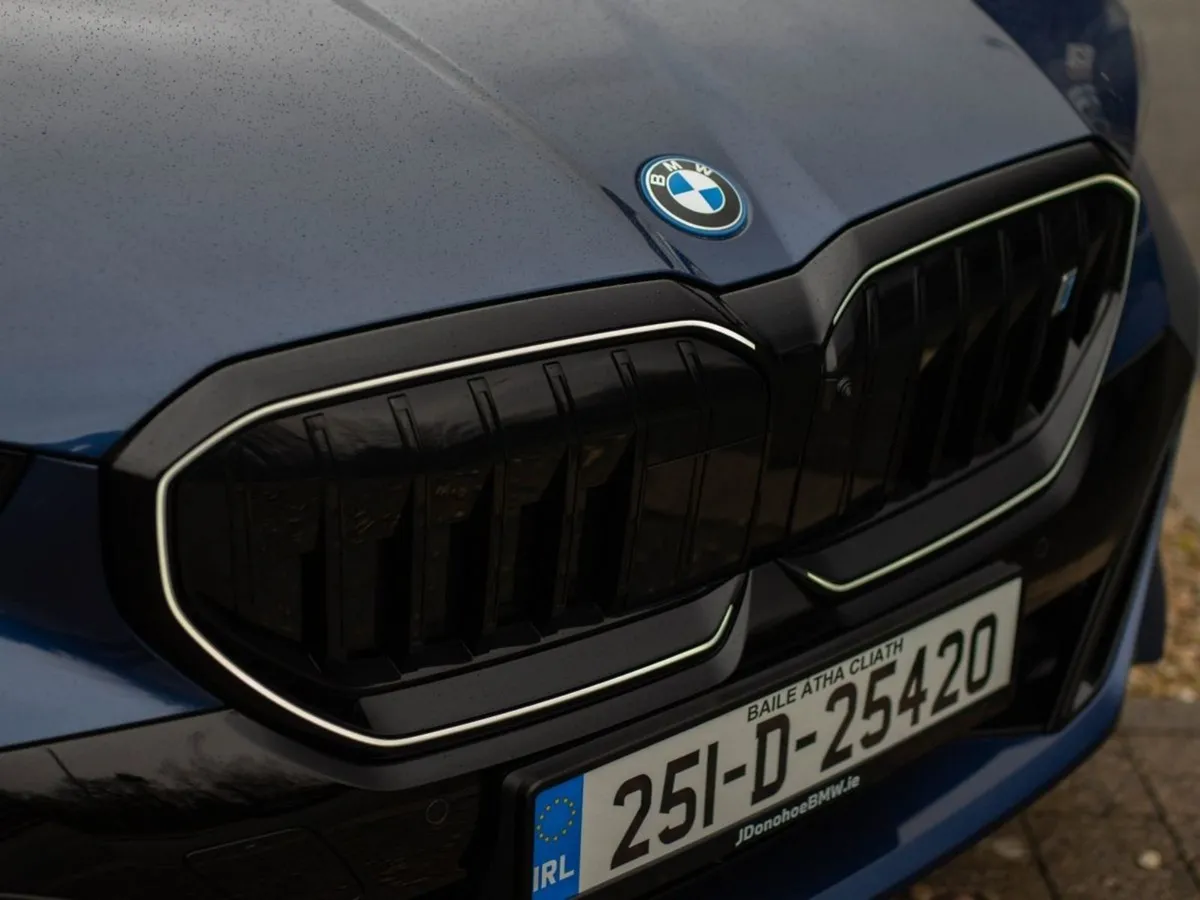 BMW i5 Edrive40 Touring M Sport Pro - Image 3