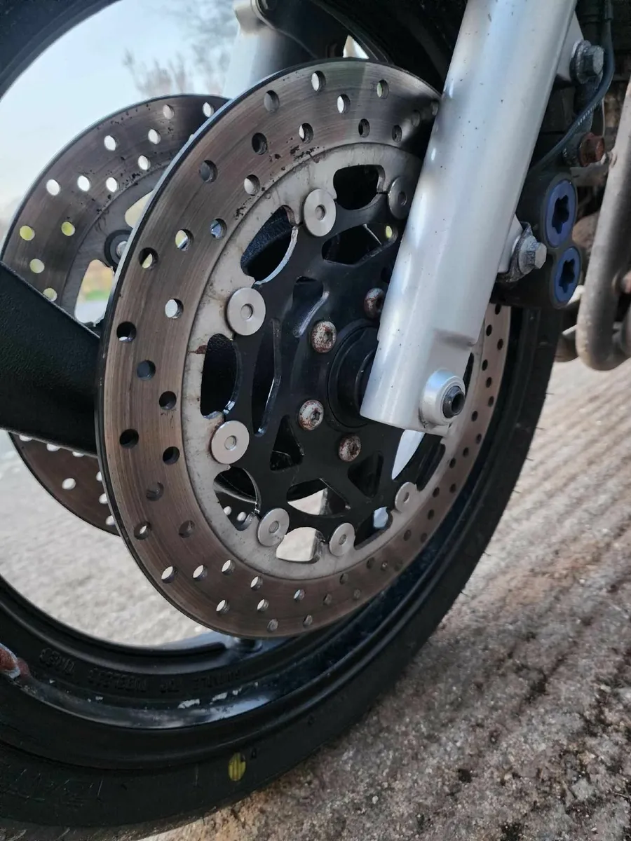 YAMAHA Fazer 600 2003 - Image 2