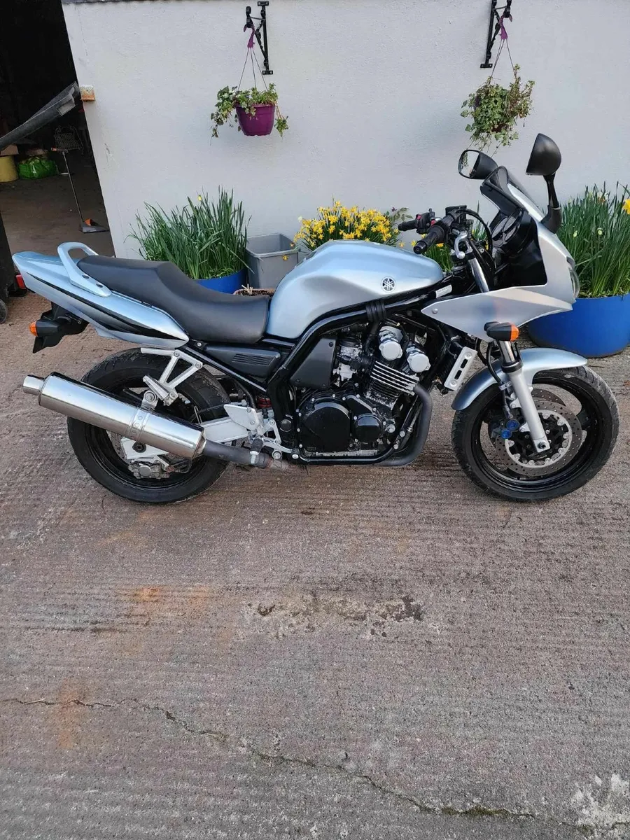 YAMAHA Fazer 600 2003 - Image 1
