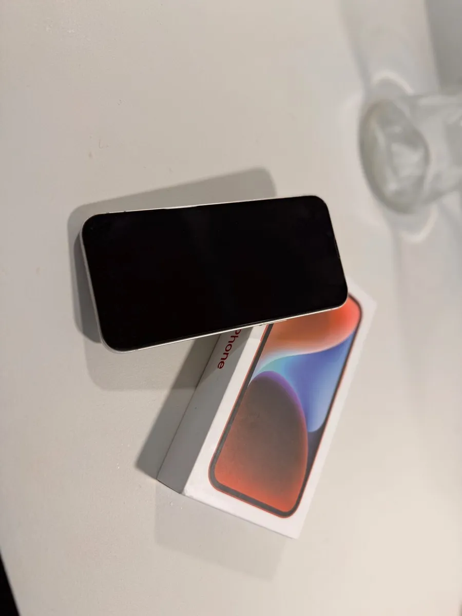 white iphone 14 - Image 3