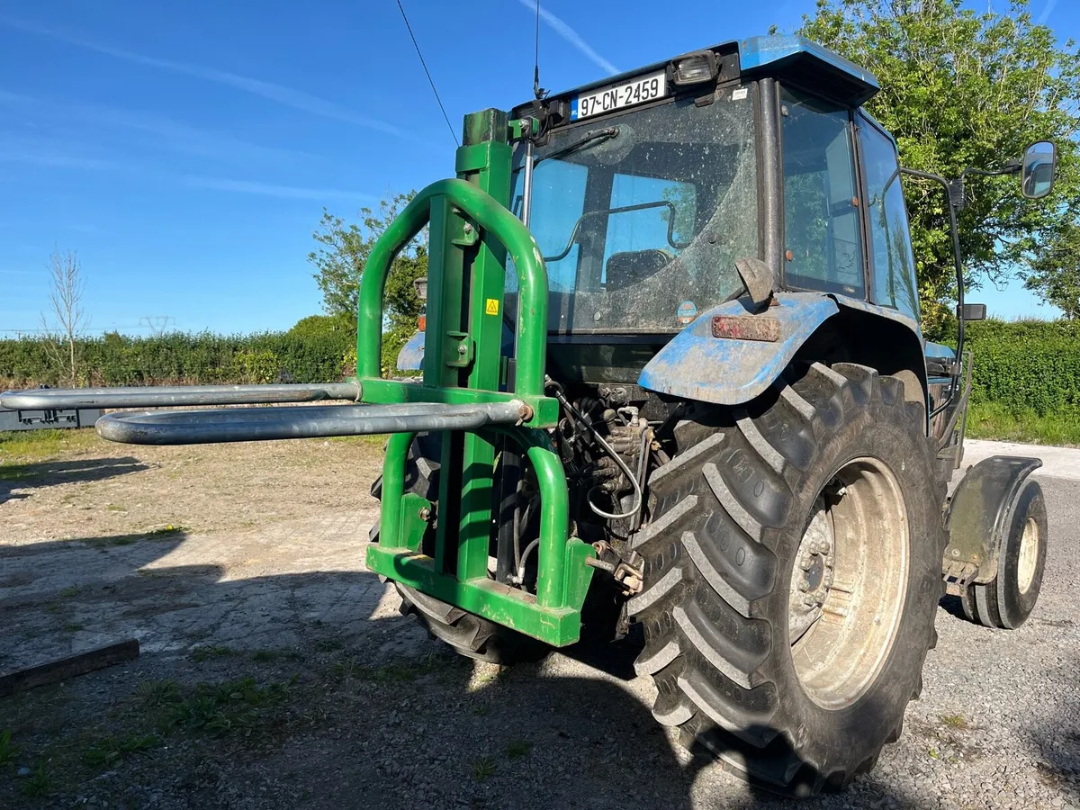 Cashew bale handler - Image 1