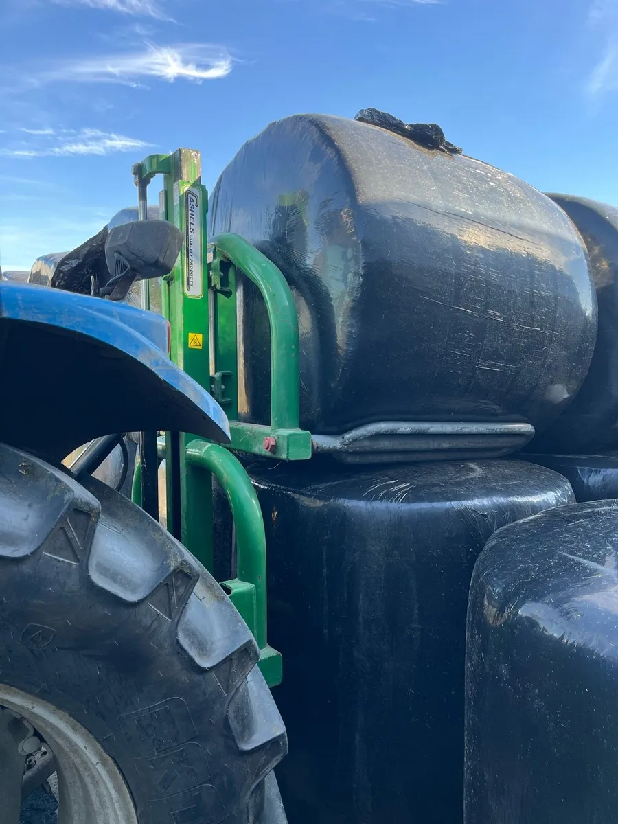 Cashew bale handler - Image 2