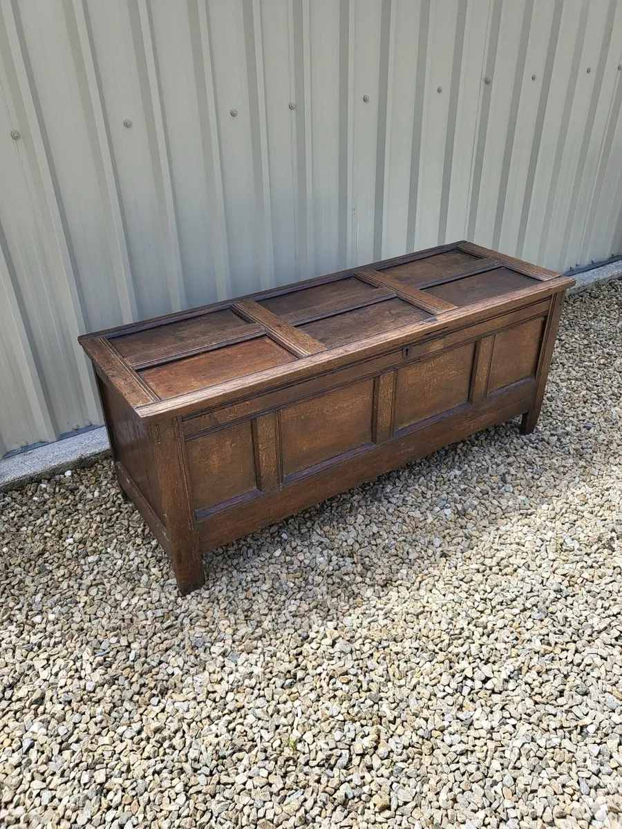 Large oak storage box / coffer - Image 3