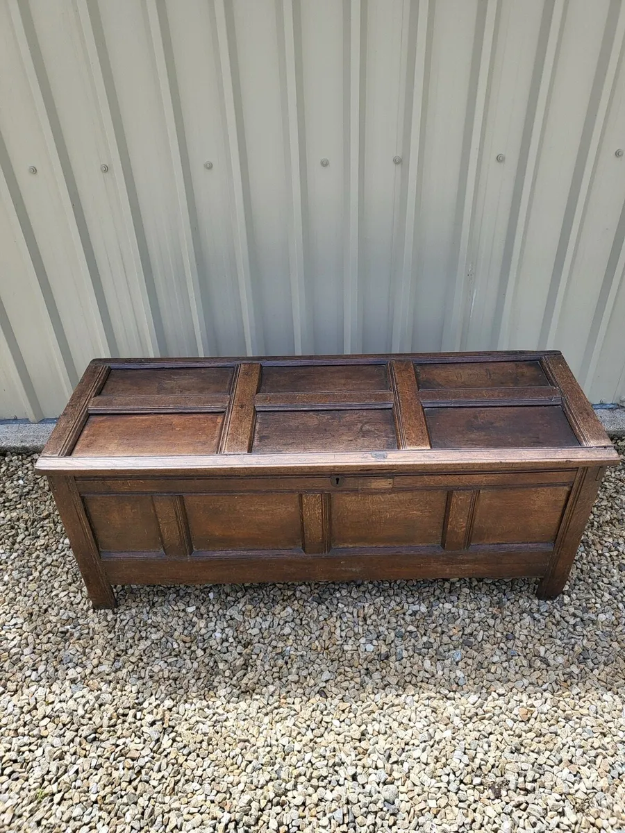 Large oak storage box / coffer - Image 1