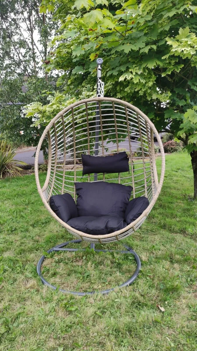 Hanging Swings Eggs – Metal Frame – Free delivery - Image 1