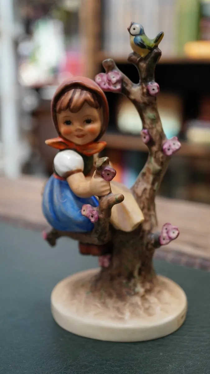 Goebel Hummel Figurine - Apple Tree Girl - Image 2