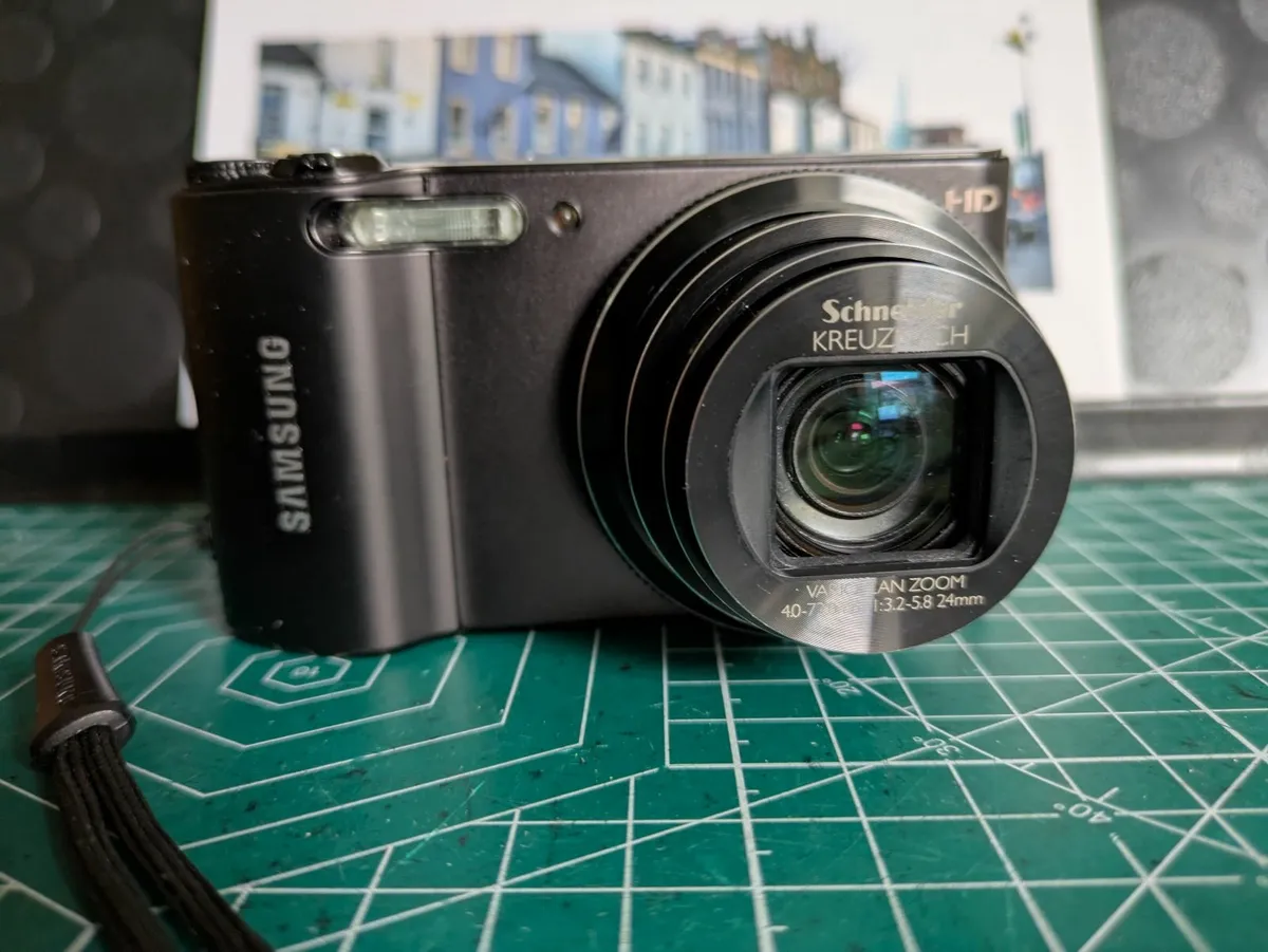 Samsung WB 150 CCD digital camera Schneider lens - Image 1