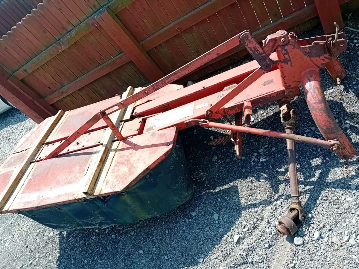 Duetz fahr km22 5ft 6 mower and pz haybob - Image 3