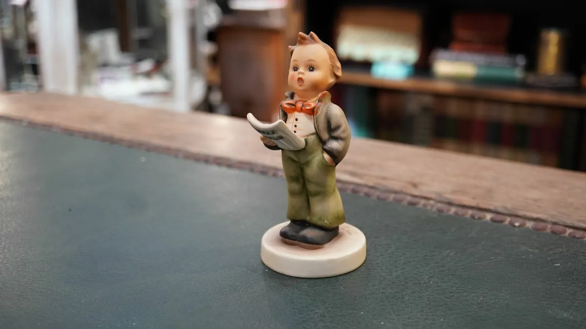 Goebel Hummel Figurine - Soloist - Image 1