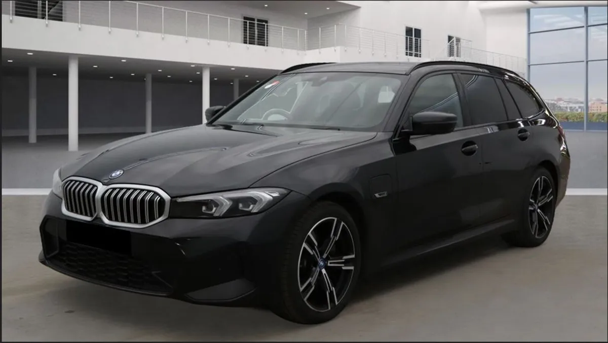 BMW 3 SERIES 330e M SPORT ESTATE / FACELIFT - Image 1