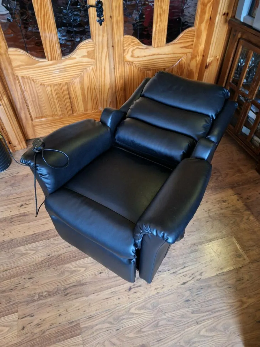 Electric riser recliner armchair - Image 1