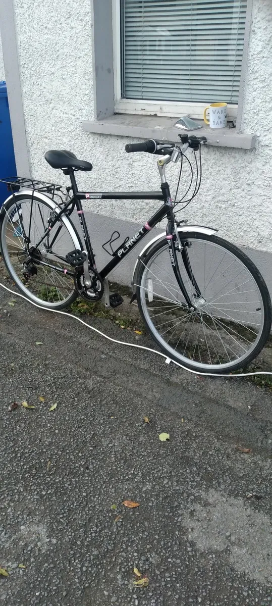 Lovely man's bike 28inch never used - Image 1