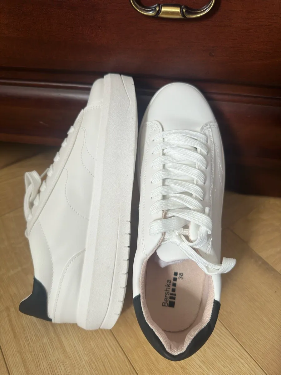 BERSHKA White Shoes – Size 38 - Image 1