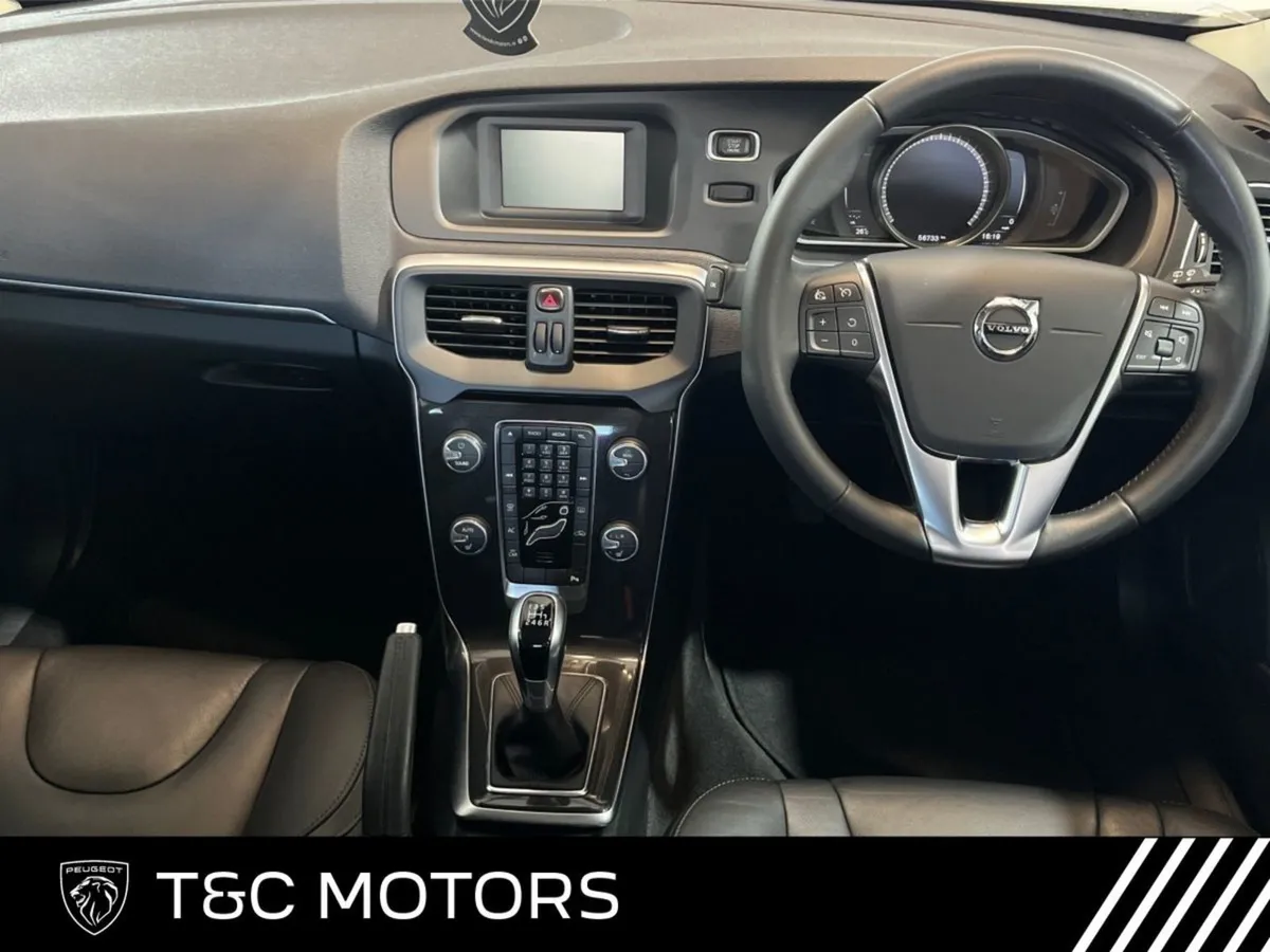Volvo V40 D2 - Momentum Edition - Low Mileage Hig - Image 3