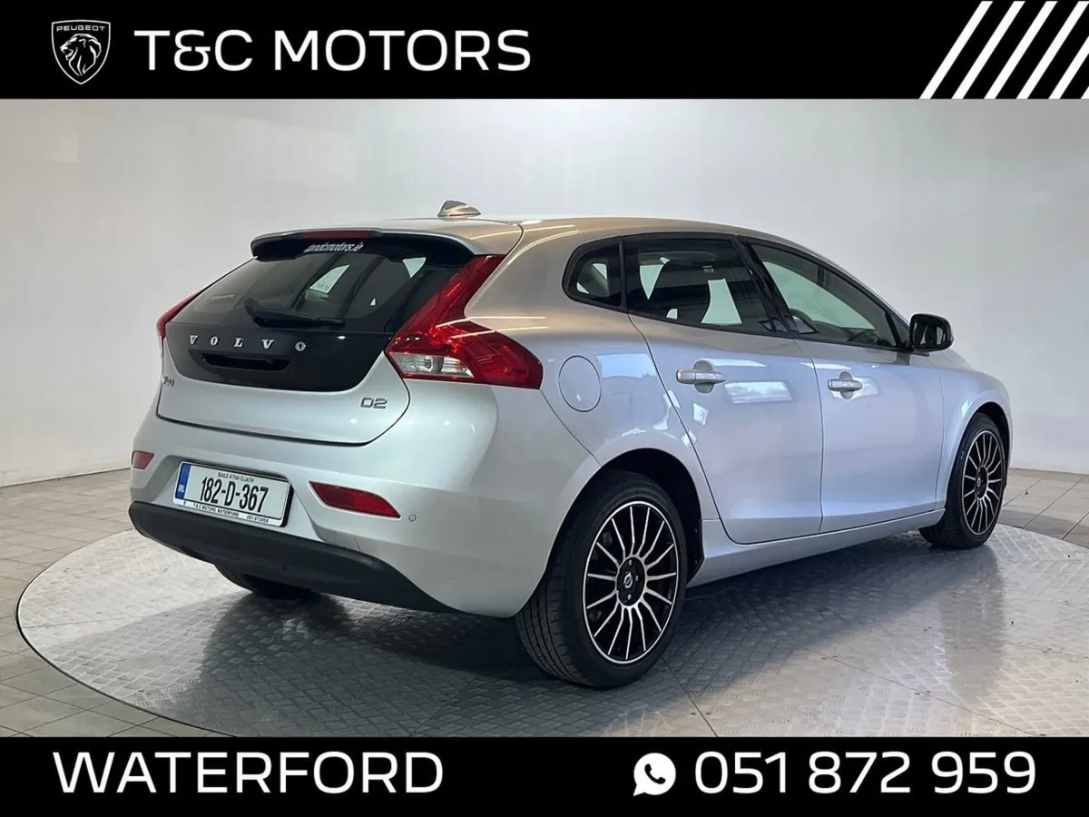 Volvo V40 D2 - Momentum Edition - Low Mileage Hig - Image 4