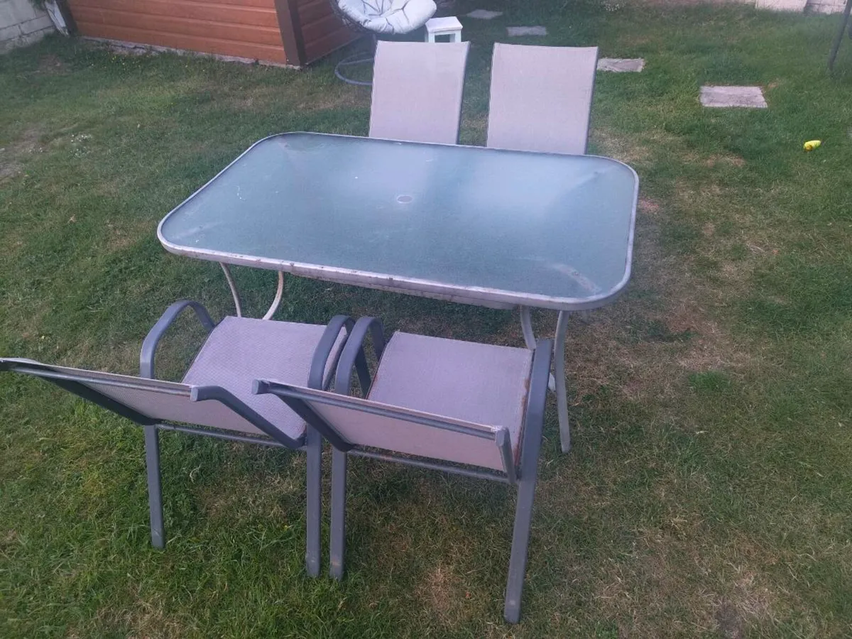Garden table and chairs - Image 2