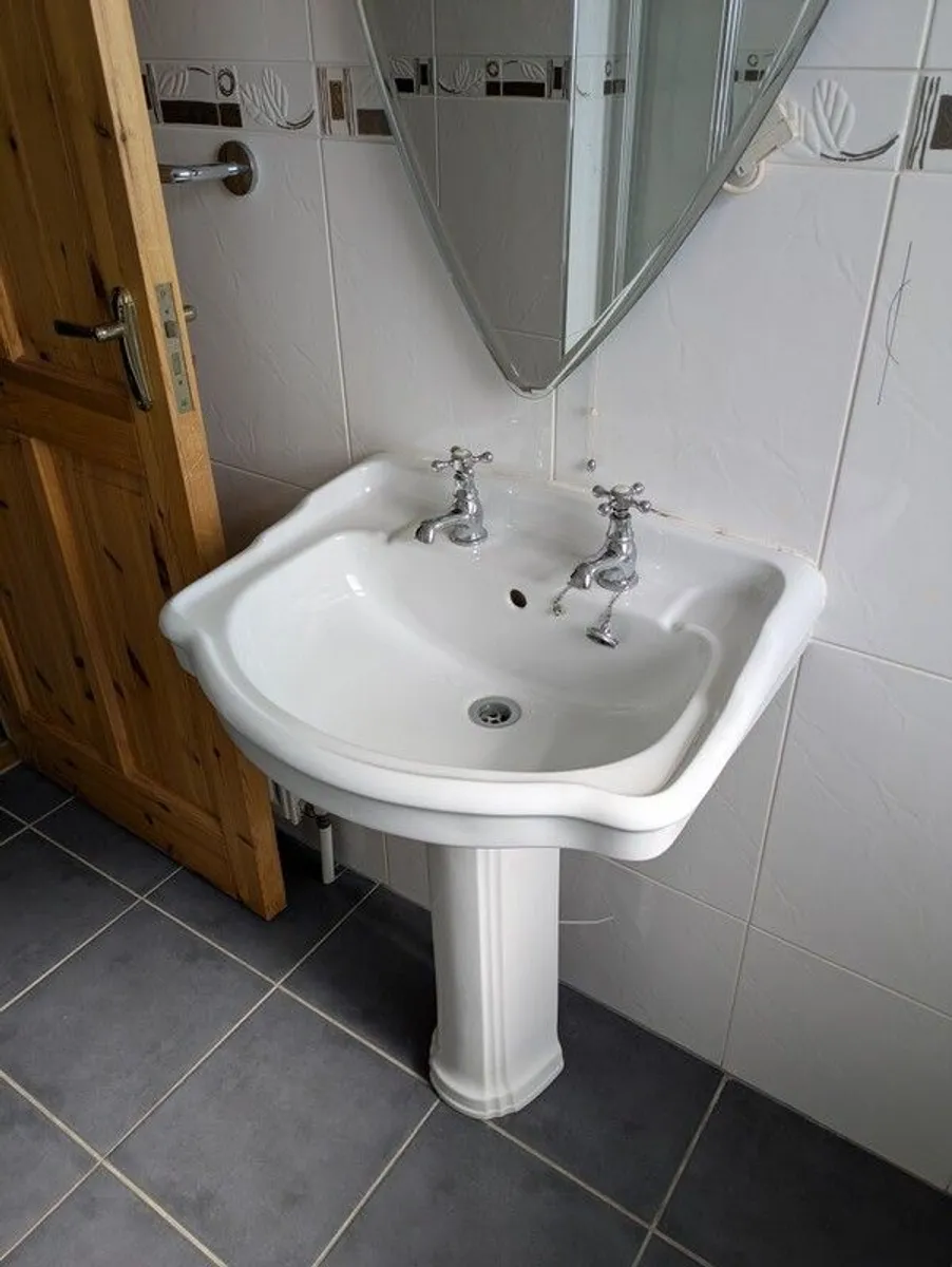 bathroom - Image 2