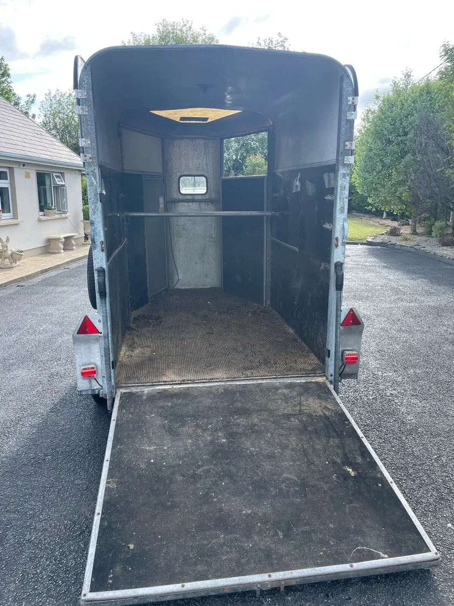 505 horse trailer for sale - Image 4