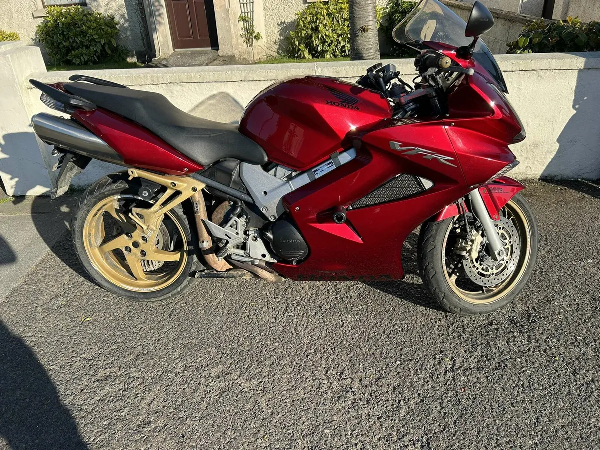 Honda VFR 800 Vtech - Image 2