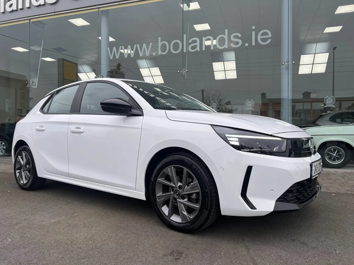 2024 (242 D) ELEGANCE Plus As New Low Kms 2 Years - Image 1