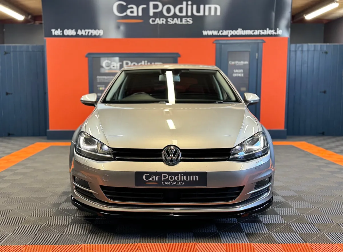 2015 Volkswagen Golf Highline 1.4TSi Auto DSG - Image 2