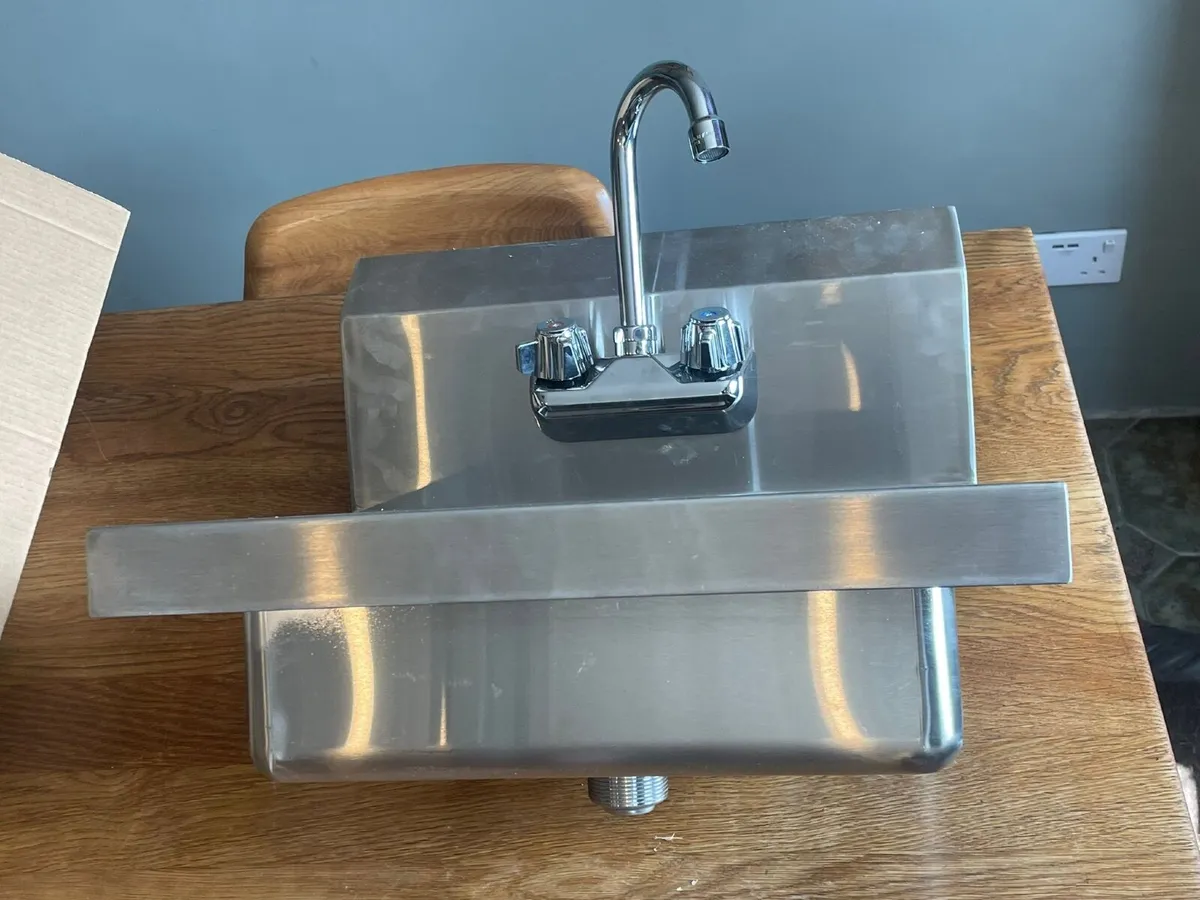 Commercial sink basin and fittings - Image 1