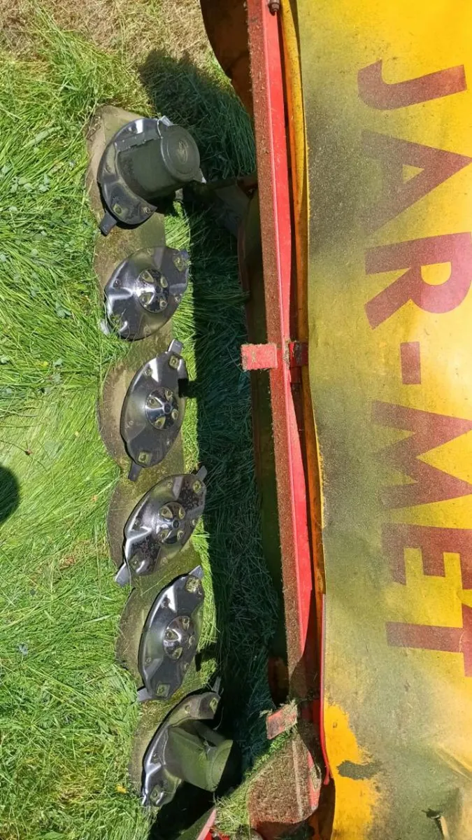 Jarmet Mower like New - Image 4