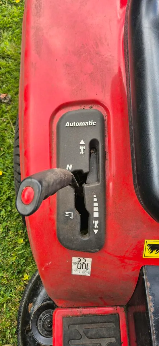 Jonsered 15hp ride on mower - Image 2
