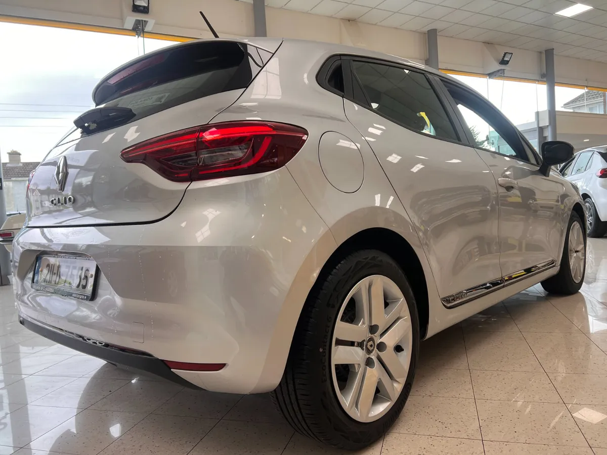 **ONLY 8,000Kms** DYNAMIQUE TCE 100 **One Owner/Ul - Image 2