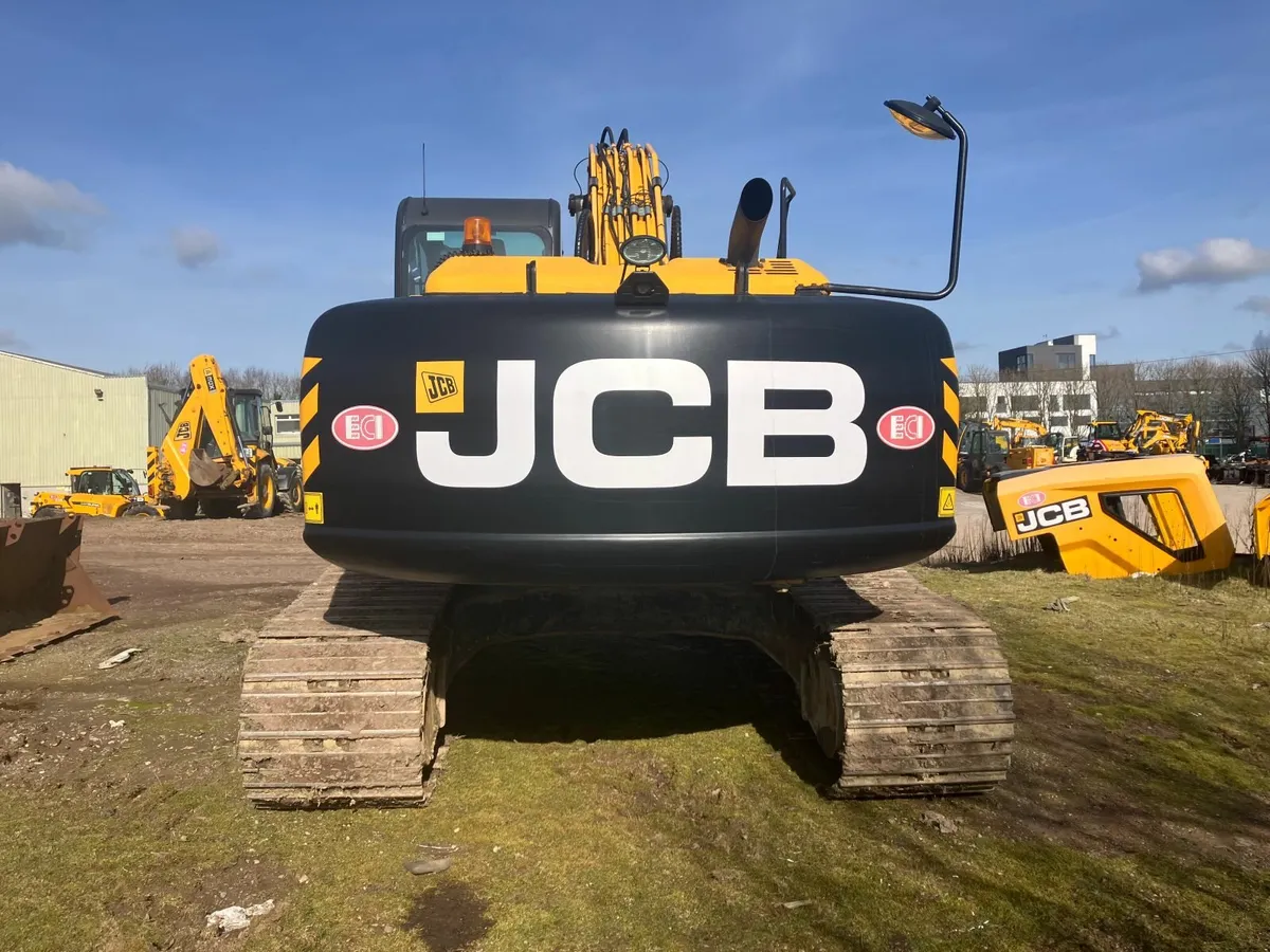 JCB JS220 EXCAVATOR REF 21008652 - Image 2