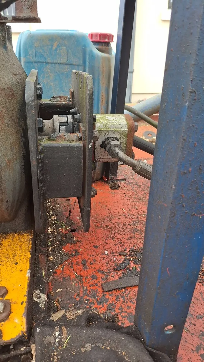 PORTABLE Log Splitter - Image 4