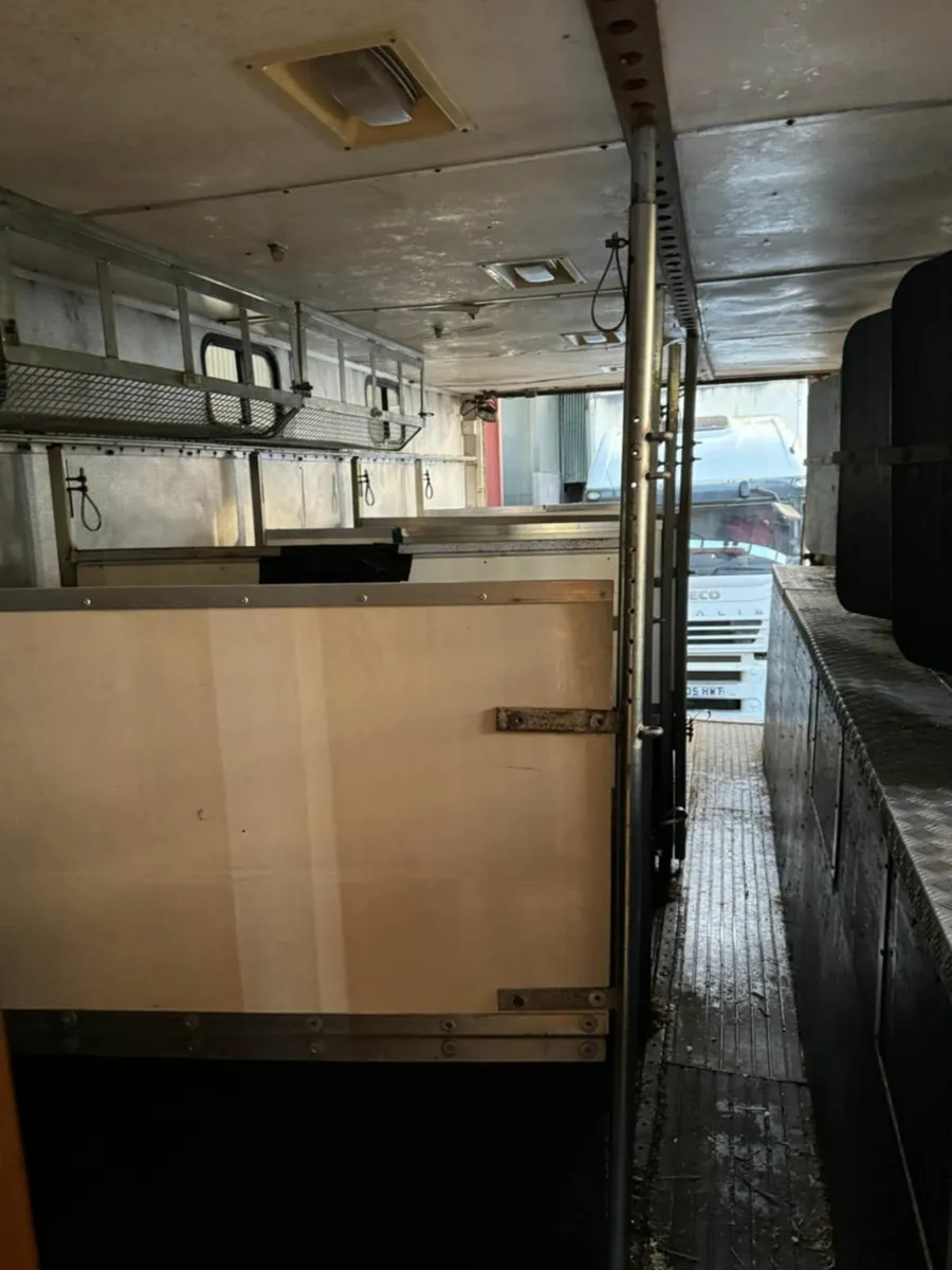 Horse lorry - Image 3