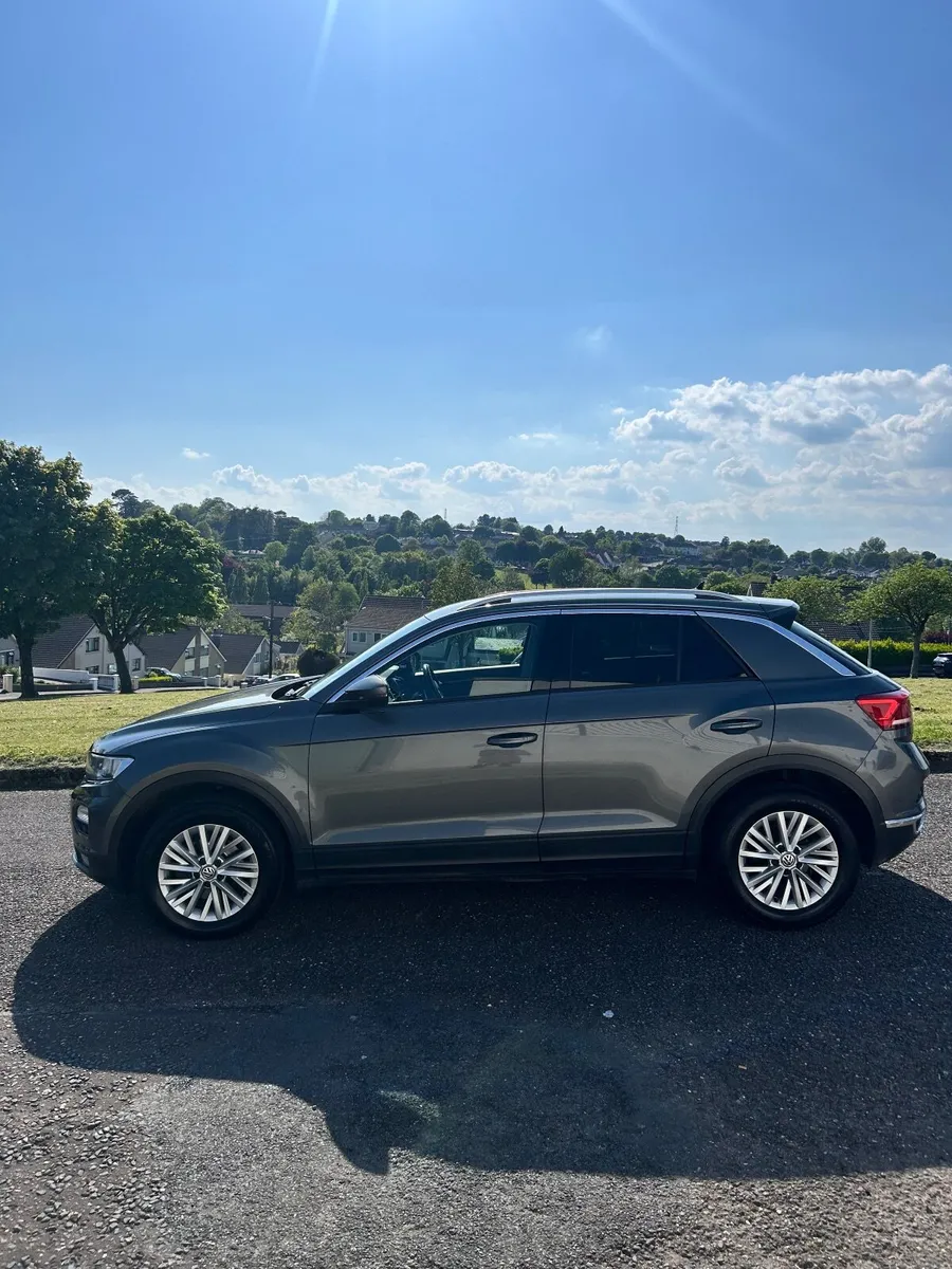 Volkswagen T-Roc 2019 - Image 1