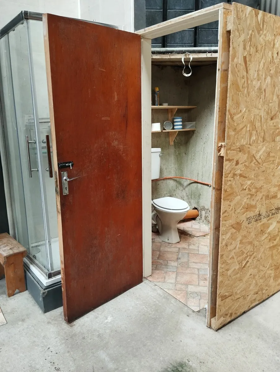 large Secure Storage Shed/ Workshop - Image 3