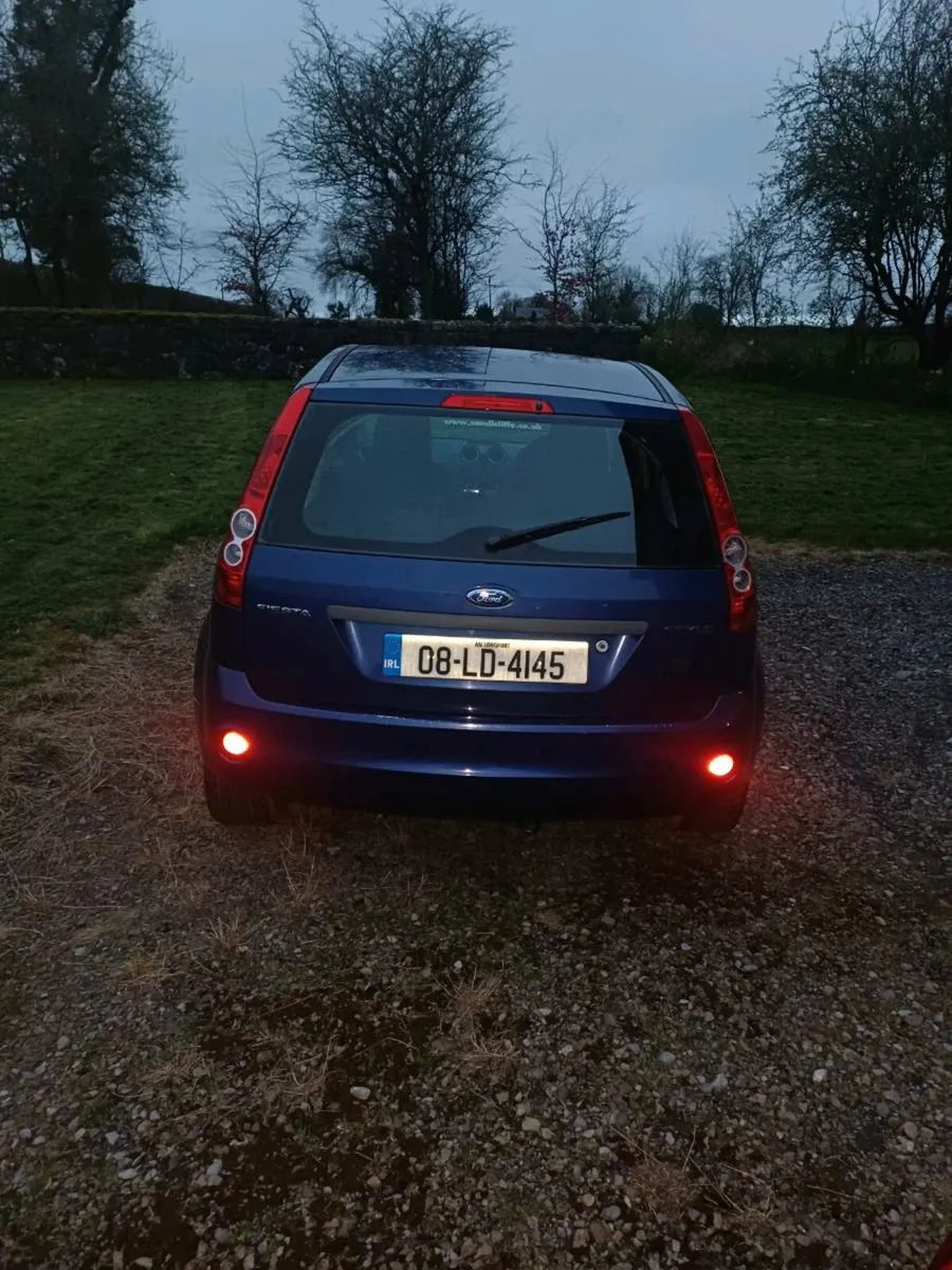 Ford fiesta - Image 2