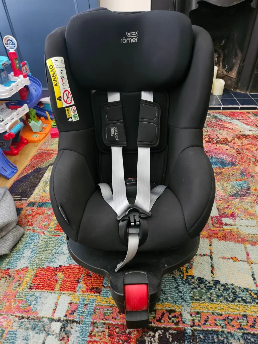 Britax Romer 360 car seat - Image 1