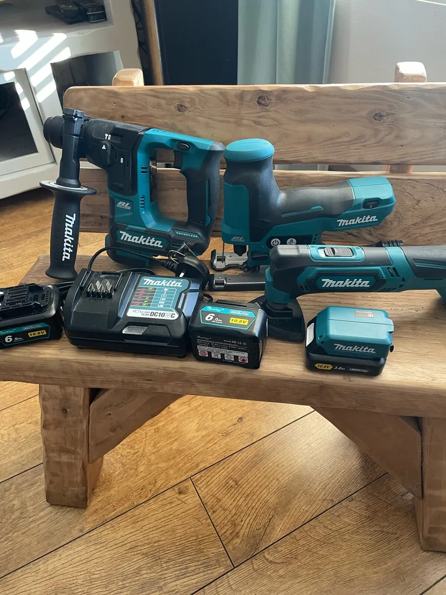 Makita 12v brushless tools and charger. Like new. - Image 1