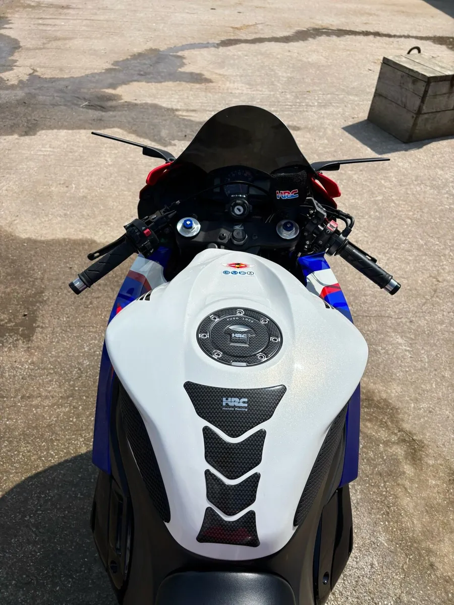 2010 Honda CBR600RR - Image 4