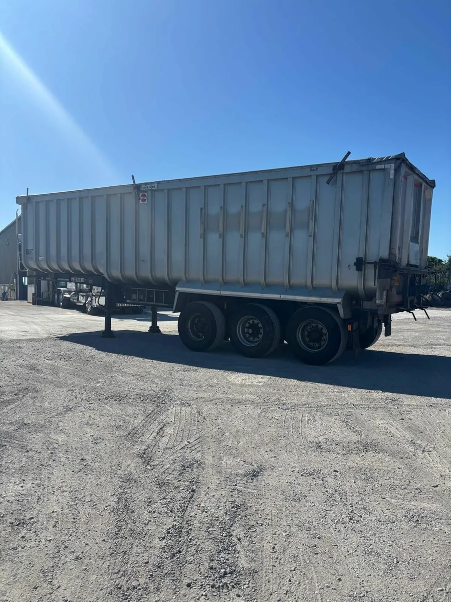 Bulk Alloy Tipping Trailer For Sale - Image 3