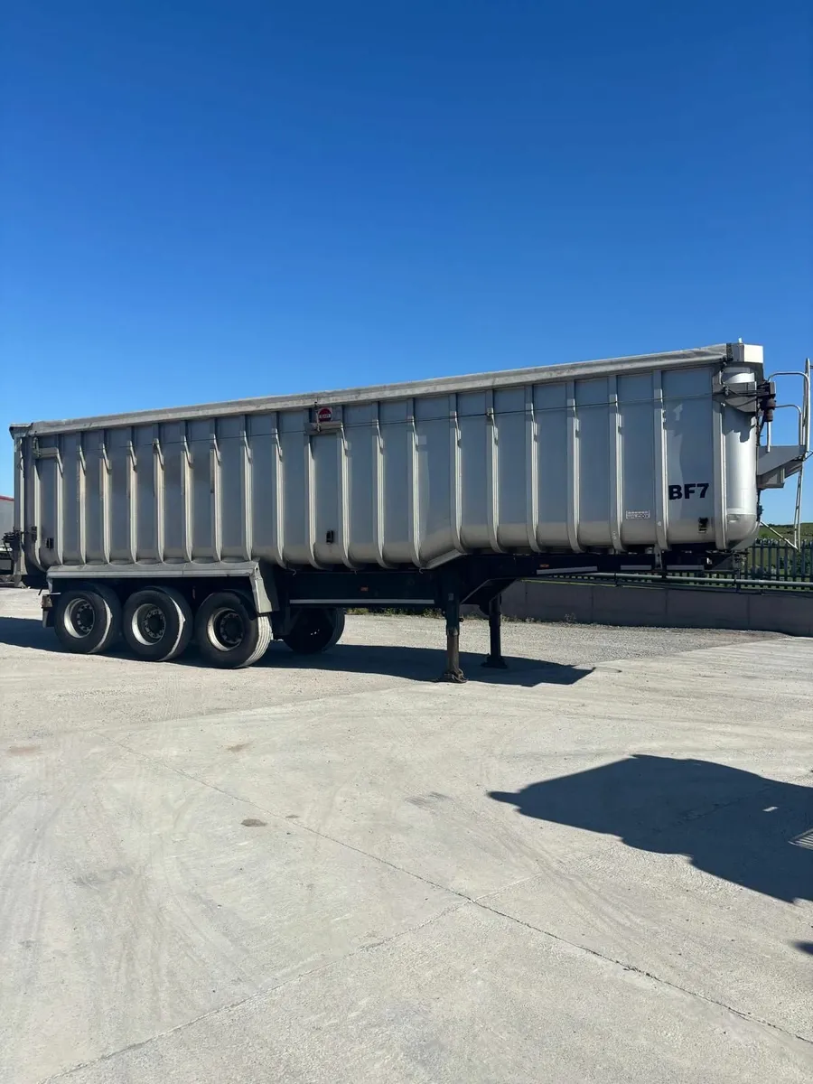 Bulk Alloy Tipping Trailer For Sale - Image 1