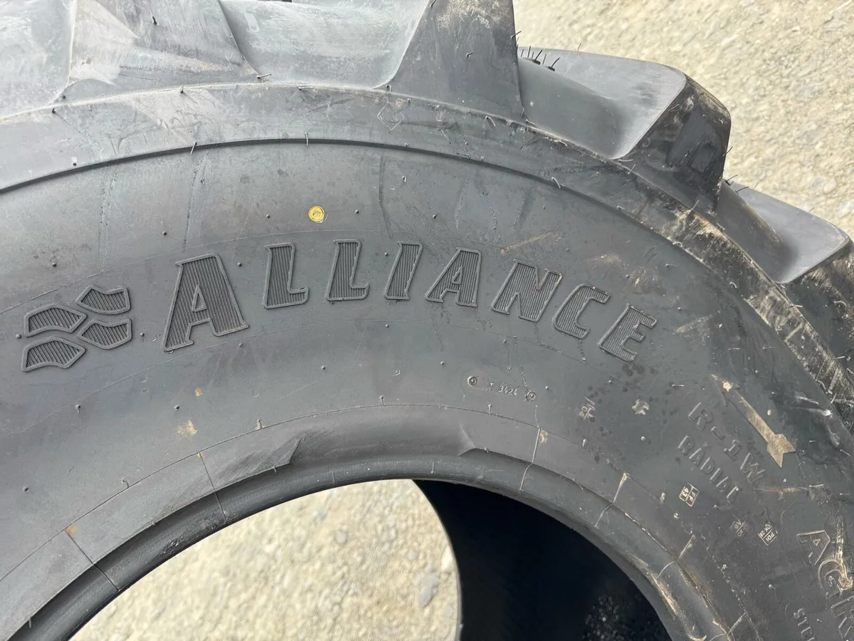 750/65 R26 Alliance Tyres - Image 3