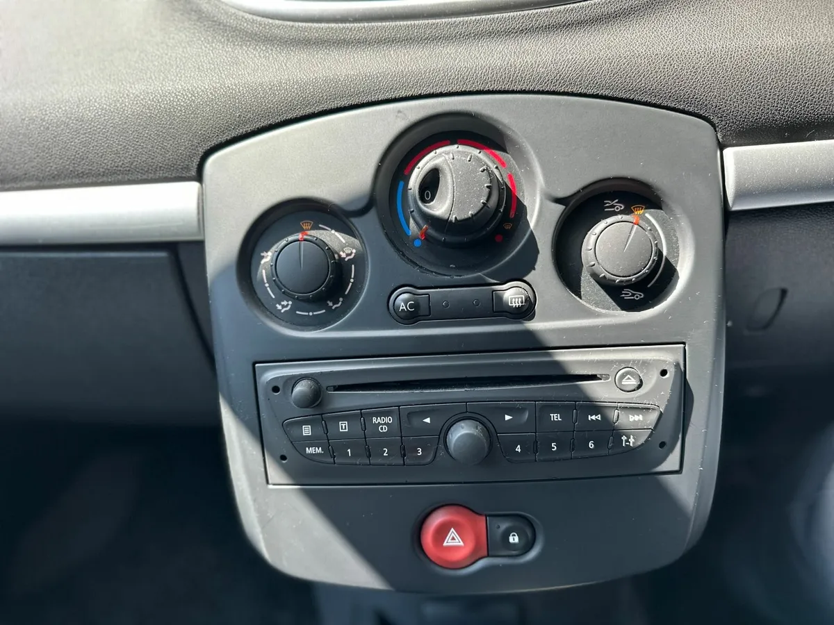 Renault Clio 2010 - Image 3