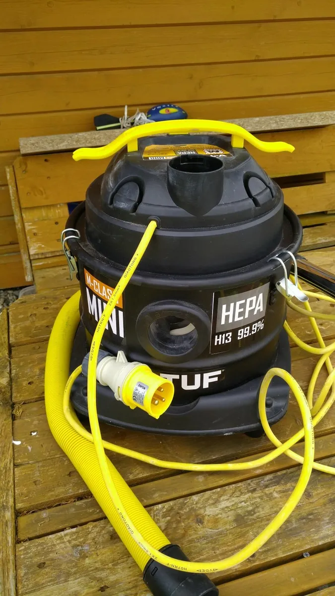 Hepa vacuum cleaner 120 V - Image 1