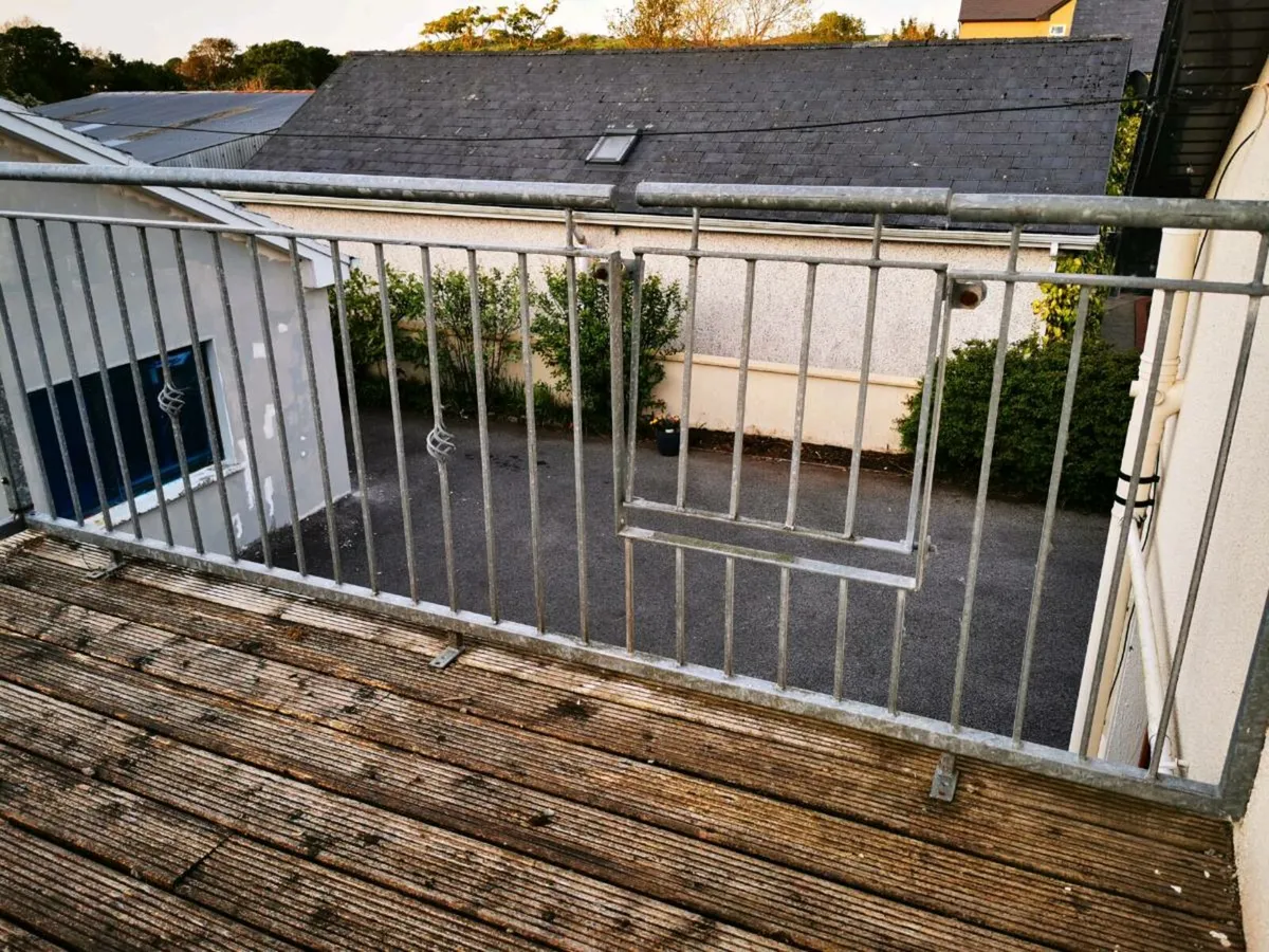 Railings - Image 3