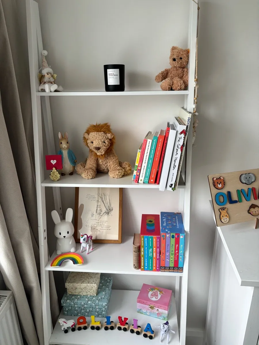 White Ladder Bookshelf/Shelving - Image 1
