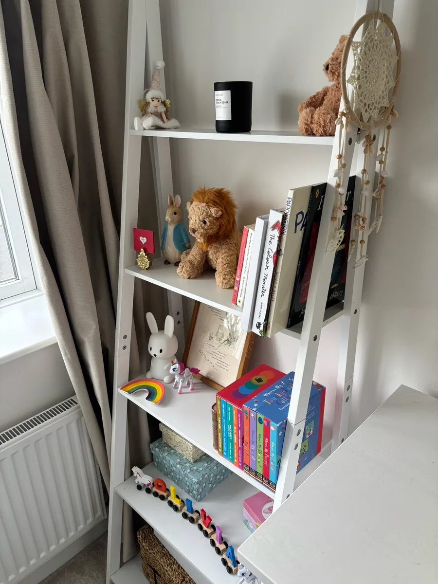 White Ladder Bookshelf/Shelving - Image 3