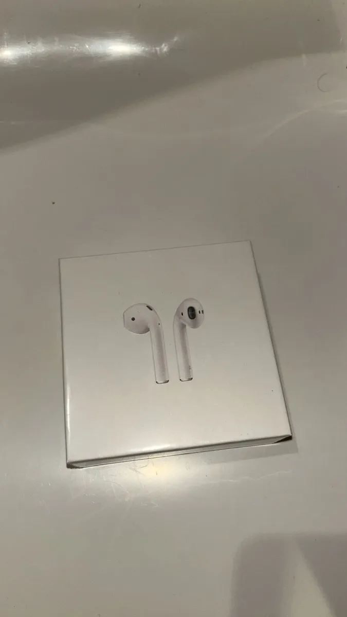 Apple AirPods - Image 1