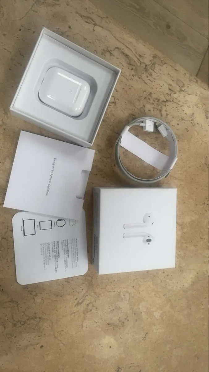 Apple AirPods - Image 2